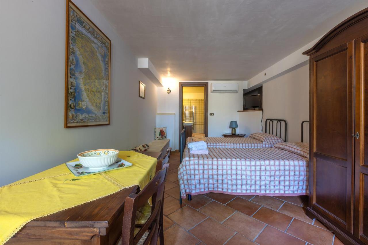Bed and Breakfast Casa Ulmi Con Piscina Uggiano La Chiesa Exterior foto