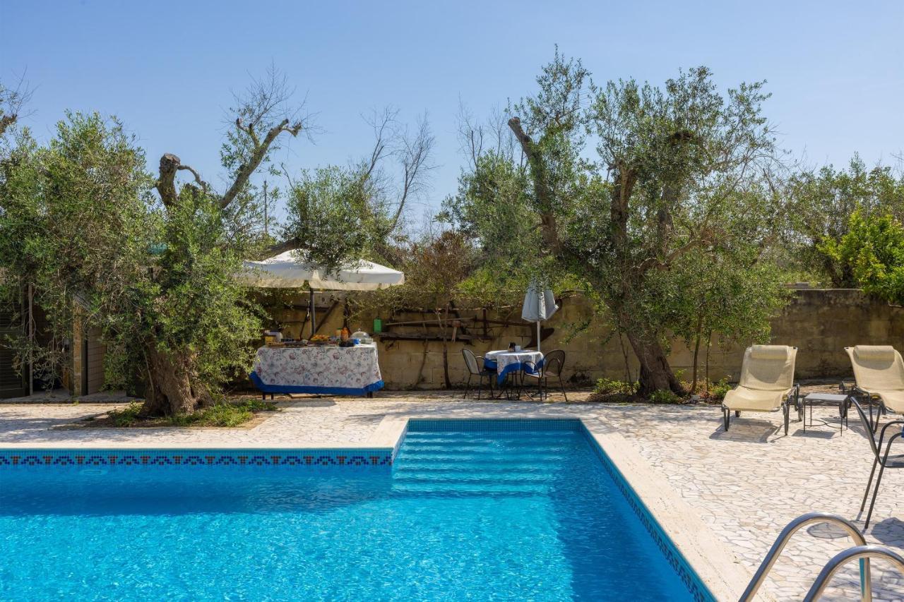 Bed and Breakfast Casa Ulmi Con Piscina Uggiano La Chiesa Exterior foto